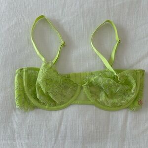Salvage x Fenty Lace Underwire Bra in Bright Green